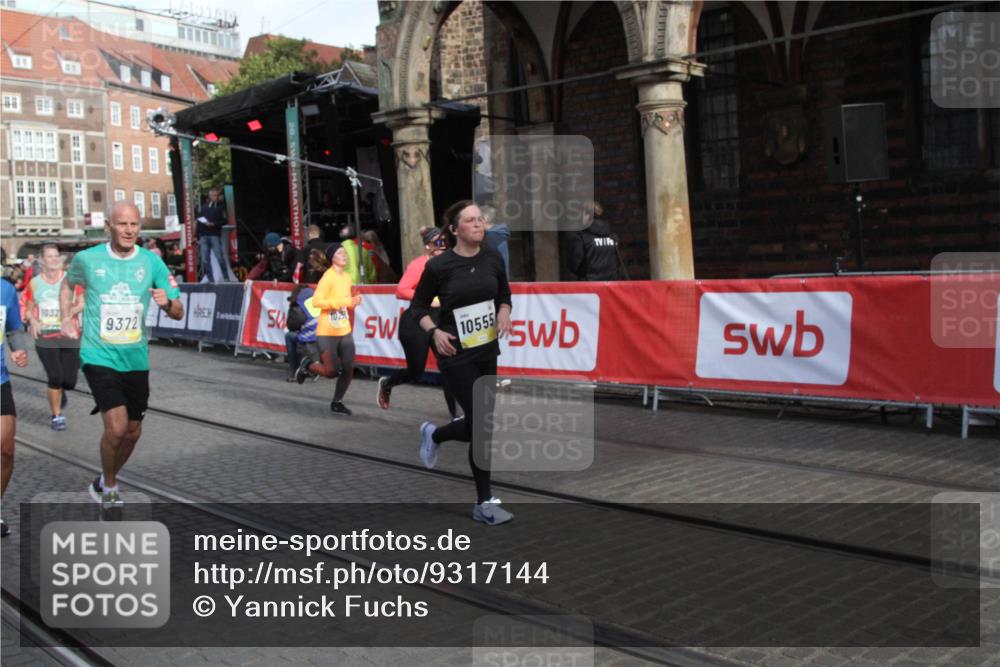 05.10.2025 - 20. swb-Marathon Bremen Yannick Fuchs http://msf.ph/oto/9317144 05.10.2025 10:57:46 Ziel 9372, 9585, 9943, 9979, 10225, 10250, 10329, 10555, 11520, 11521, 11731 meine-sportfotos.de