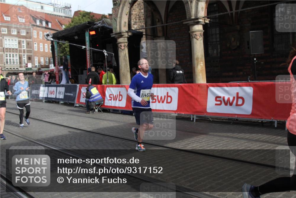 05.10.2025 - 20. swb-Marathon Bremen Yannick Fuchs http://msf.ph/oto/9317152 05.10.2025 10:57:53 Ziel 10219, 10341, 10834, 10890, 10975, 11023, 11457, 11564, 11575, 11744 meine-sportfotos.de
