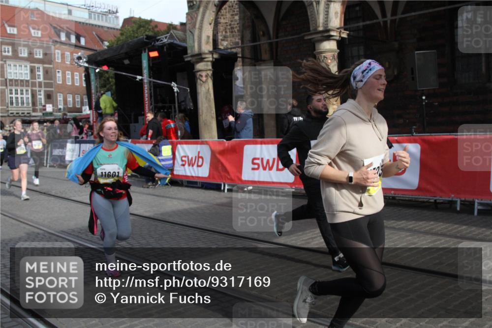 05.10.2025 - 20. swb-Marathon Bremen Yannick Fuchs http://msf.ph/oto/9317169 05.10.2025 10:58:08 Ziel 9576, 9582, 9872, 10127, 10395, 10459, 10793, 11058, 11601 meine-sportfotos.de