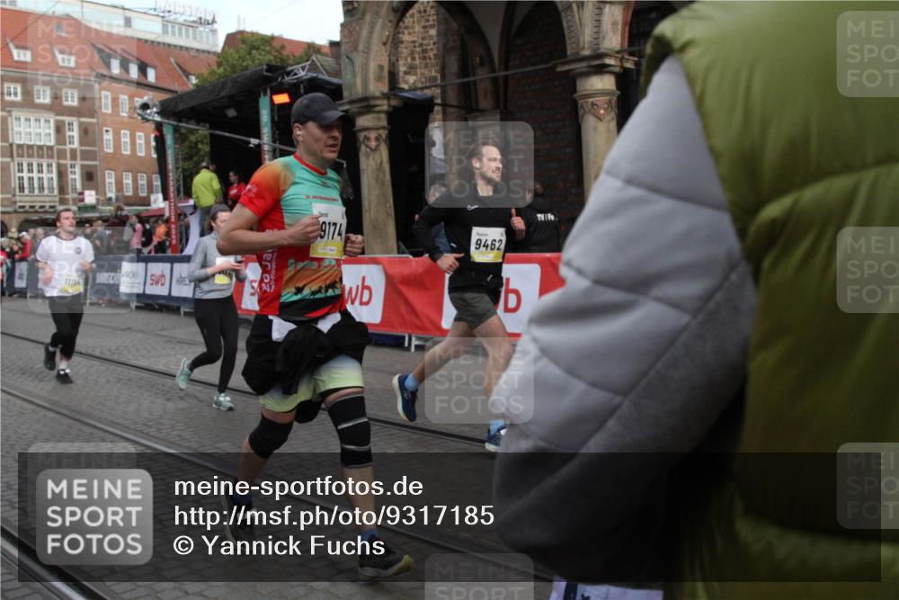 05.10.2025 - 20. swb-Marathon Bremen Yannick Fuchs http://msf.ph/oto/9317185 05.10.2025 10:58:25 Ziel 9174, 9462, 9608, 10084, 10368, 10586, 10786, 11049, 11184, 11495, 11724 meine-sportfotos.de