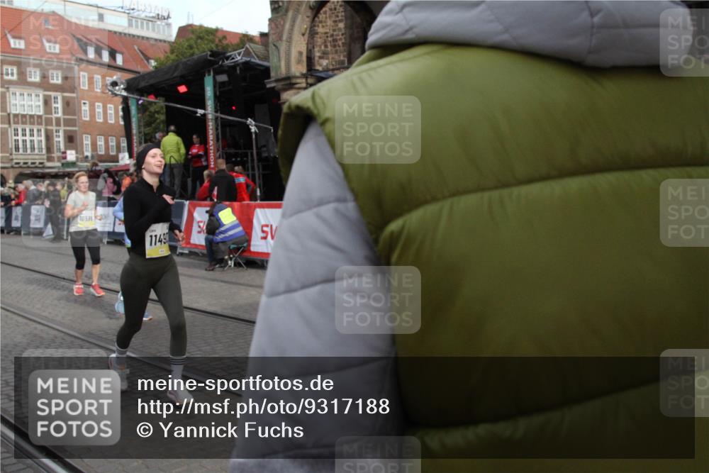 05.10.2025 - 20. swb-Marathon Bremen Yannick Fuchs http://msf.ph/oto/9317188 05.10.2025 10:58:27 Ziel 9608, 10084, 10586, 11181, 11184, 11495, 11591, 11724 meine-sportfotos.de