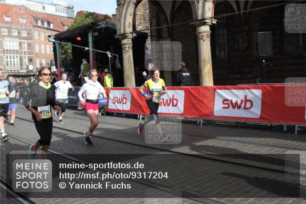 05.10.2025 - 20. swb-Marathon Bremen Yannick Fuchs http://msf.ph/oto/9317204 05.10.2025 10:58:46 Ziel 7163, 8585, 9346, 9359, 9370, 9540, 9622, 9714, 10591, 10679, 10871, 11078 meine-sportfotos.de