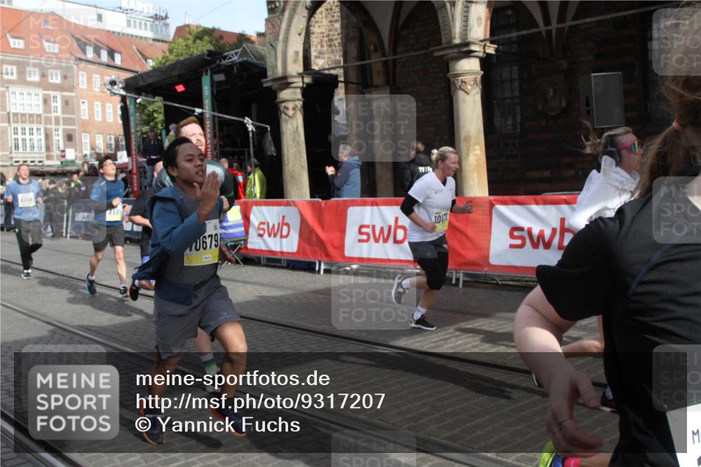 05.10.2025 - 20. swb-Marathon Bremen Yannick Fuchs http://msf.ph/oto/9317207 05.10.2025 10:58:47 Ziel 7163, 8585, 9346, 9370, 9540, 9622, 9714, 10561, 10591, 10679, 10871, 11078 meine-sportfotos.de