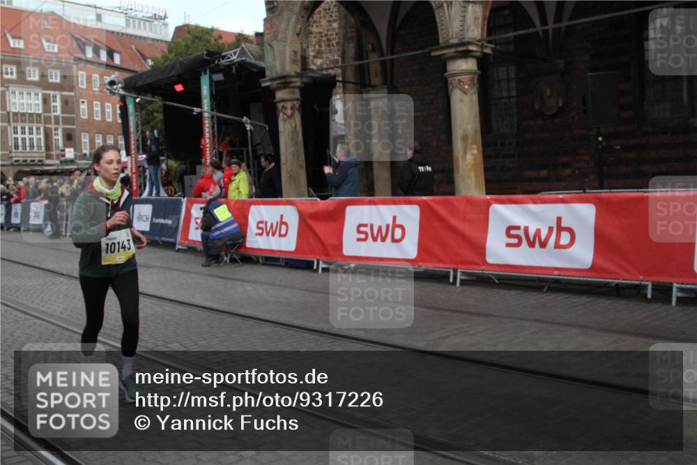 05.10.2025 - 20. swb-Marathon Bremen Yannick Fuchs http://msf.ph/oto/9317226 05.10.2025 10:59:16 Ziel 9219, 9508, 10039, 10143, 10274, 10353 meine-sportfotos.de