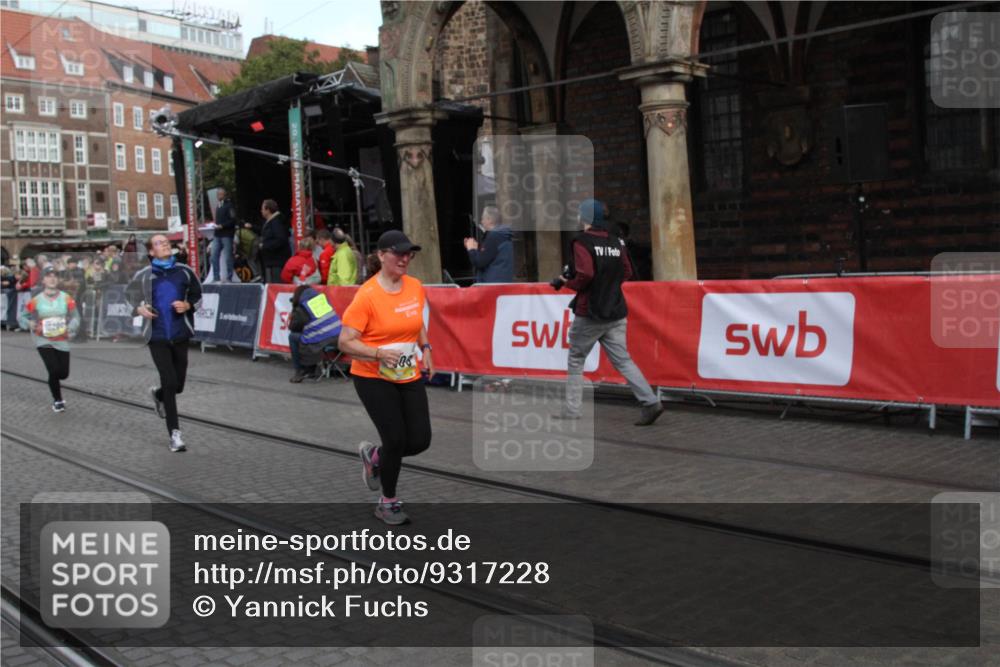 05.10.2025 - 20. swb-Marathon Bremen Yannick Fuchs http://msf.ph/oto/9317228 05.10.2025 10:59:19 Ziel 9454, 9508, 10200, 10274, 11207, 11400 meine-sportfotos.de