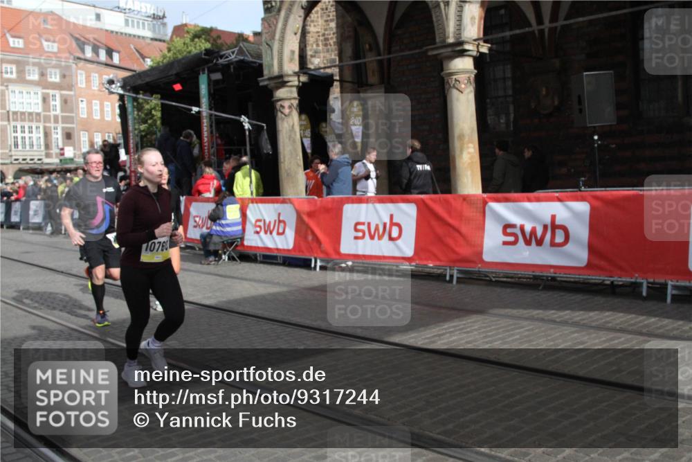05.10.2025 - 20. swb-Marathon Bremen Yannick Fuchs http://msf.ph/oto/9317244 05.10.2025 10:59:41 Ziel 9609, 9991, 10209, 10760, 11267, 11456 meine-sportfotos.de
