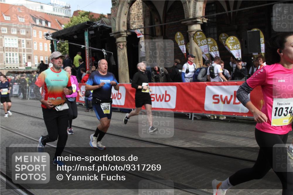 05.10.2025 - 20. swb-Marathon Bremen Yannick Fuchs http://msf.ph/oto/9317269 05.10.2025 11:00:19 Ziel 7177, 9495, 9672, 10345, 10889, 10919, 10985, 11050, 11063 meine-sportfotos.de