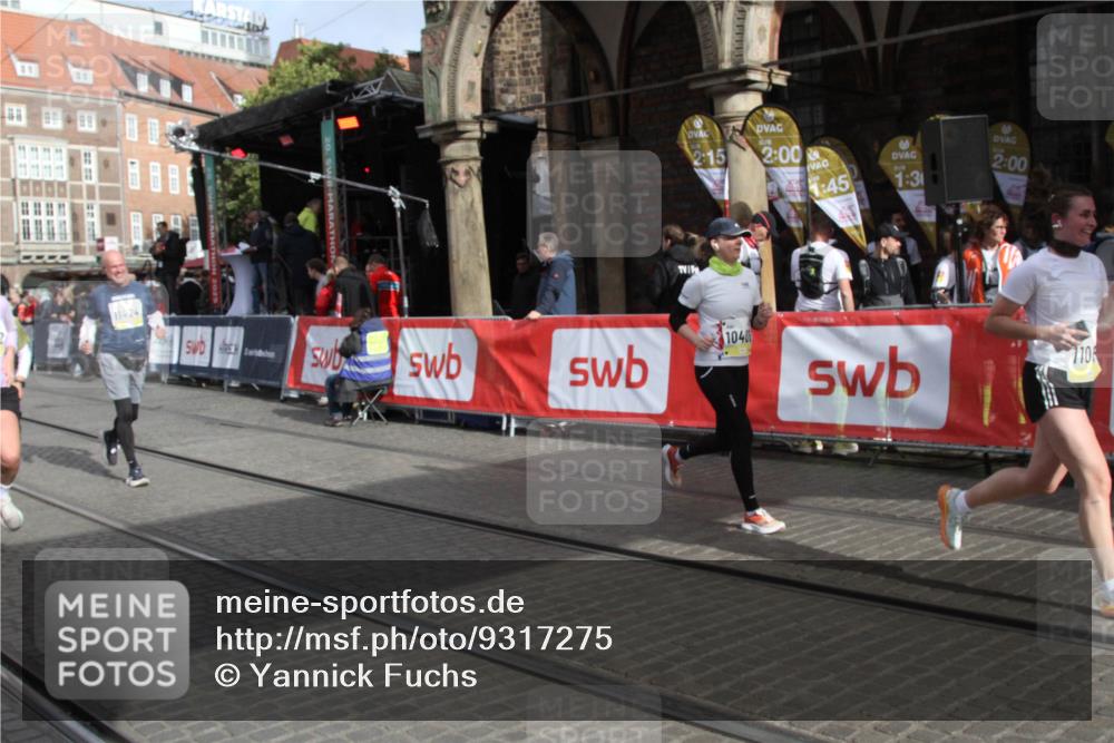 05.10.2025 - 20. swb-Marathon Bremen Yannick Fuchs http://msf.ph/oto/9317275 05.10.2025 11:00:24 Ziel 10406, 10492, 11063, 11263, 11424, 11699 meine-sportfotos.de