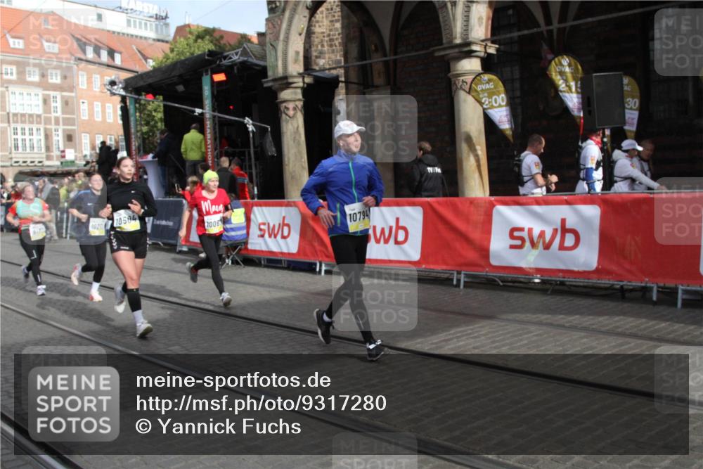 05.10.2025 - 20. swb-Marathon Bremen Yannick Fuchs http://msf.ph/oto/9317280 05.10.2025 11:00:30 Ziel 7215, 9173, 10067, 10071, 10217, 10504, 10794, 10930, 11619 meine-sportfotos.de