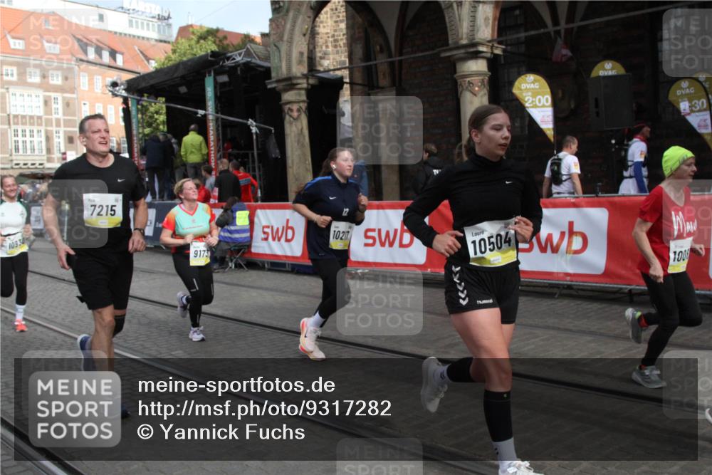 05.10.2025 - 20. swb-Marathon Bremen Yannick Fuchs http://msf.ph/oto/9317282 05.10.2025 11:00:32 Ziel 7215, 9173, 9177, 9531, 10063, 10067, 10071, 10217, 10504, 10794, 10930, 11003, 11534, 11595, 11619 meine-sportfotos.de
