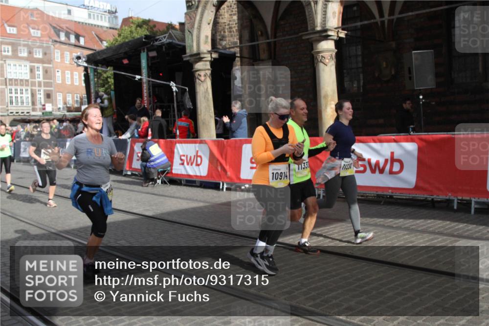 05.10.2025 - 20. swb-Marathon Bremen Yannick Fuchs http://msf.ph/oto/9317315 05.10.2025 11:01:18 Ziel 9182, 9613, 10544, 10762, 10914, 11337, 11338, 11597, 11680 meine-sportfotos.de