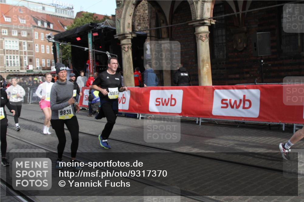 05.10.2025 - 20. swb-Marathon Bremen Yannick Fuchs http://msf.ph/oto/9317370 05.10.2025 11:02:36 Ziel 9468, 9647, 9802, 9839, 10033, 10595, 10598, 10615, 11110, 11160, 11537, 11538, 11711 meine-sportfotos.de