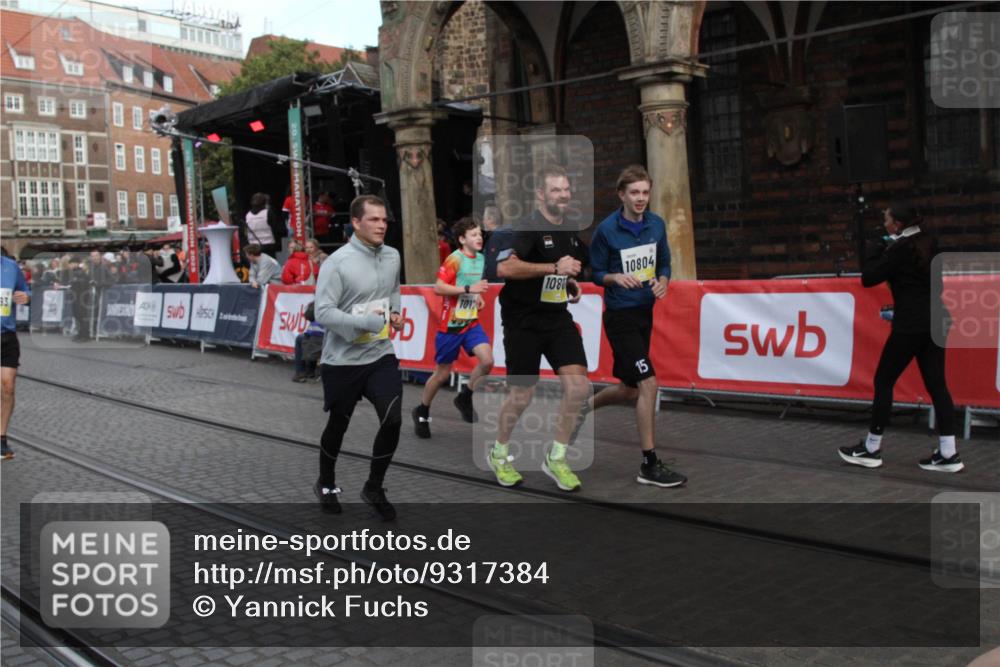 05.10.2025 - 20. swb-Marathon Bremen Yannick Fuchs http://msf.ph/oto/9317384 05.10.2025 11:02:52 Ziel 9331, 9360, 9516, 10129, 10207, 10734, 10803, 10804, 10940, 11193, 11576 meine-sportfotos.de