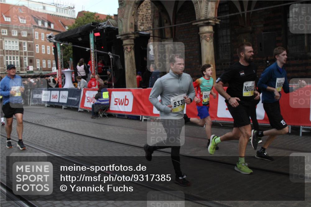 05.10.2025 - 20. swb-Marathon Bremen Yannick Fuchs http://msf.ph/oto/9317385 05.10.2025 11:02:53 Ziel 9331, 10129, 10207, 10734, 10803, 10804, 10940, 11087, 11193, 11576 meine-sportfotos.de