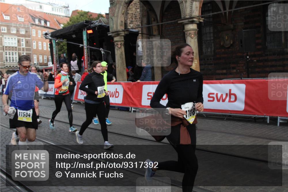 05.10.2025 - 20. swb-Marathon Bremen Yannick Fuchs http://msf.ph/oto/9317392 05.10.2025 11:02:58 Ziel 9644, 9846, 10167, 10207, 10656, 11087, 11312, 11504, 11667, 11668, 11735 meine-sportfotos.de