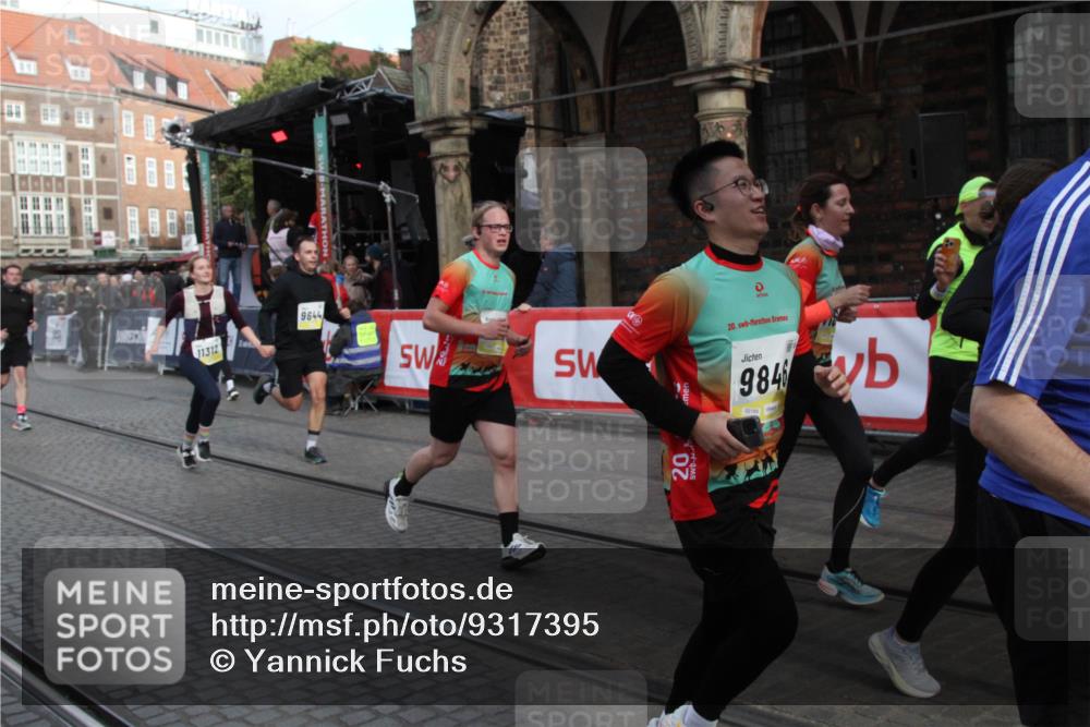 05.10.2025 - 20. swb-Marathon Bremen Yannick Fuchs http://msf.ph/oto/9317395 05.10.2025 11:03:00 Ziel 9644, 9846, 10167, 10656, 10876, 11312, 11504, 11667, 11668, 11735 meine-sportfotos.de