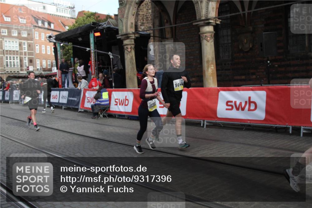 05.10.2025 - 20. swb-Marathon Bremen Yannick Fuchs http://msf.ph/oto/9317396 05.10.2025 11:03:01 Ziel 9644, 10167, 10656, 10876, 11312, 11735 meine-sportfotos.de