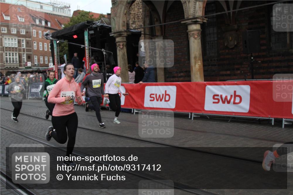 05.10.2025 - 20. swb-Marathon Bremen Yannick Fuchs http://msf.ph/oto/9317412 05.10.2025 11:03:24 Ziel 9225, 9246, 10142, 10405, 10963, 11103, 11124, 11467, 11502, 11508, 11509 meine-sportfotos.de