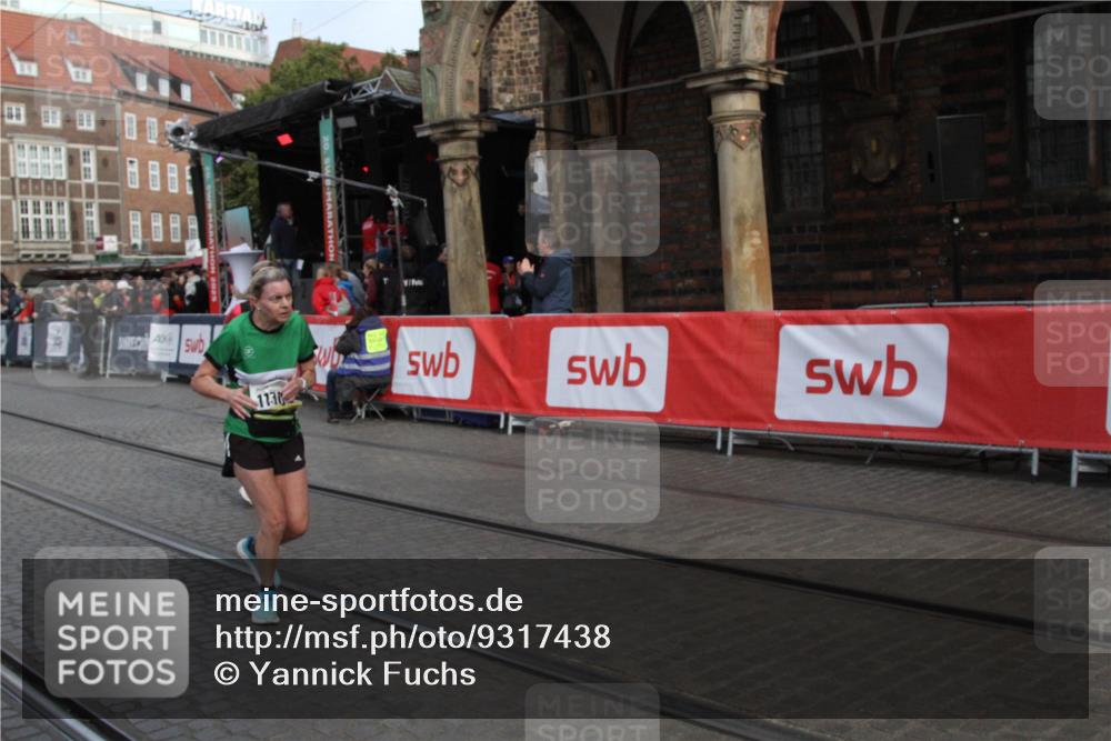 05.10.2025 - 20. swb-Marathon Bremen Yannick Fuchs http://msf.ph/oto/9317438 05.10.2025 11:03:52 Ziel 10238, 11039, 11306 meine-sportfotos.de