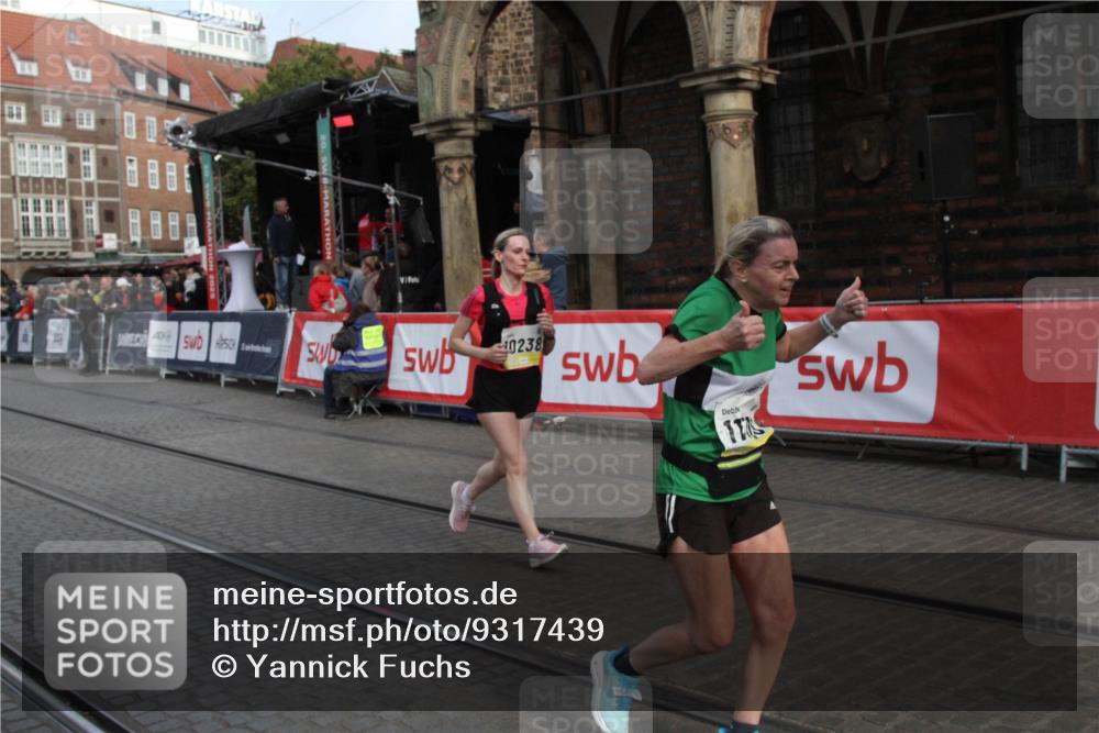 05.10.2025 - 20. swb-Marathon Bremen Yannick Fuchs http://msf.ph/oto/9317439 05.10.2025 11:03:53 Ziel 7788, 10238, 11039, 11272, 11306 meine-sportfotos.de
