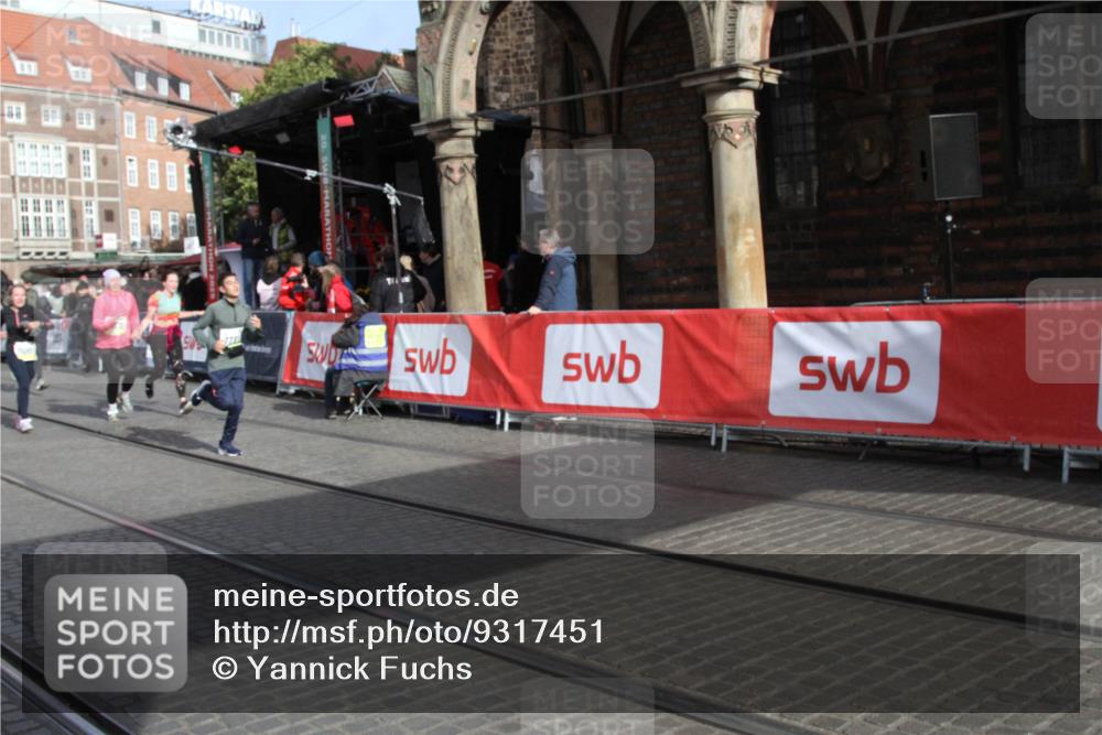 05.10.2025 - 20. swb-Marathon Bremen Yannick Fuchs http://msf.ph/oto/9317451 05.10.2025 11:04:14 Ziel 7789, 10098, 10853, 11001, 11077, 11102, 11685 meine-sportfotos.de