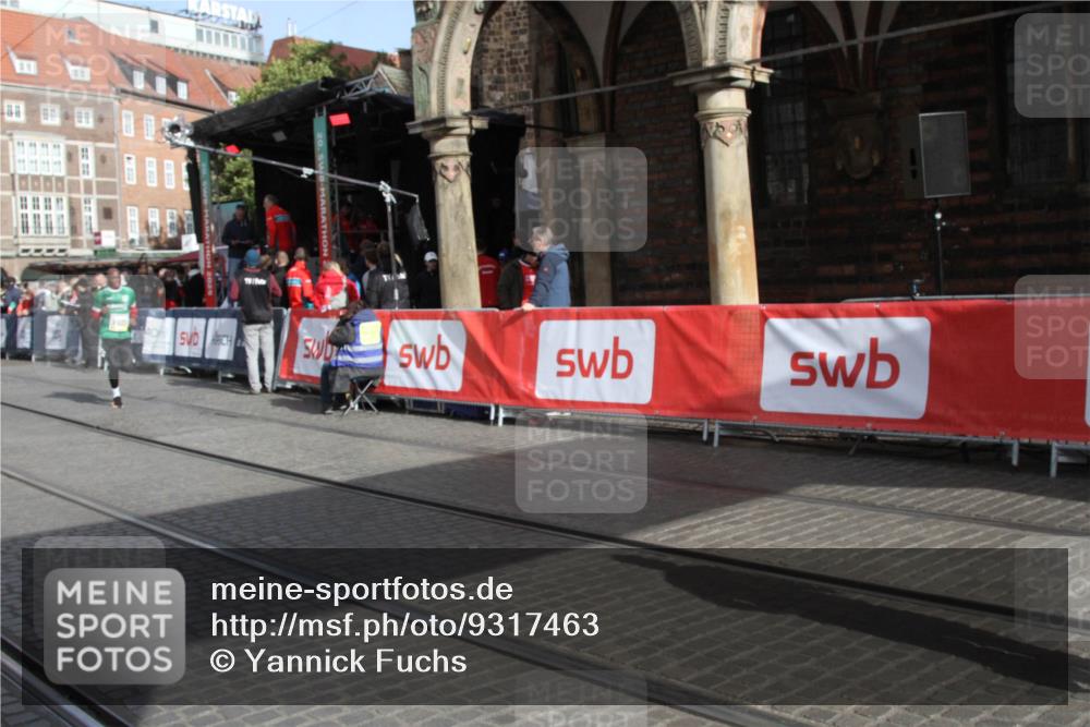05.10.2025 - 20. swb-Marathon Bremen Yannick Fuchs http://msf.ph/oto/9317463 05.10.2025 11:04:23 Ziel 9448, 9537, 9684, 10678, 11200 meine-sportfotos.de