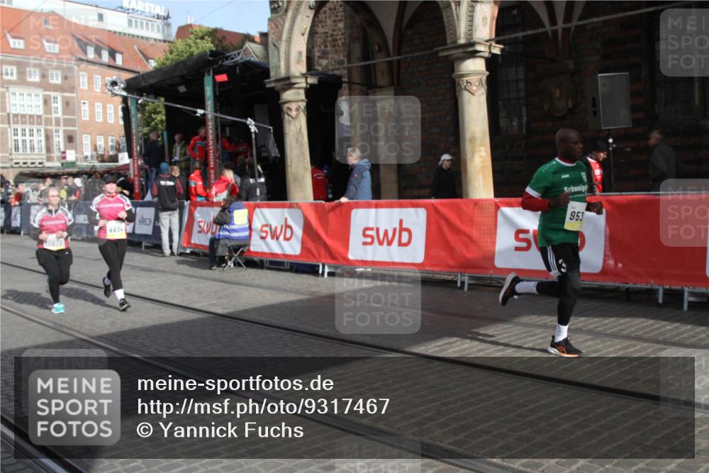 05.10.2025 - 20. swb-Marathon Bremen Yannick Fuchs http://msf.ph/oto/9317467 05.10.2025 11:04:26 Ziel 9537, 9684, 10678, 11200 meine-sportfotos.de