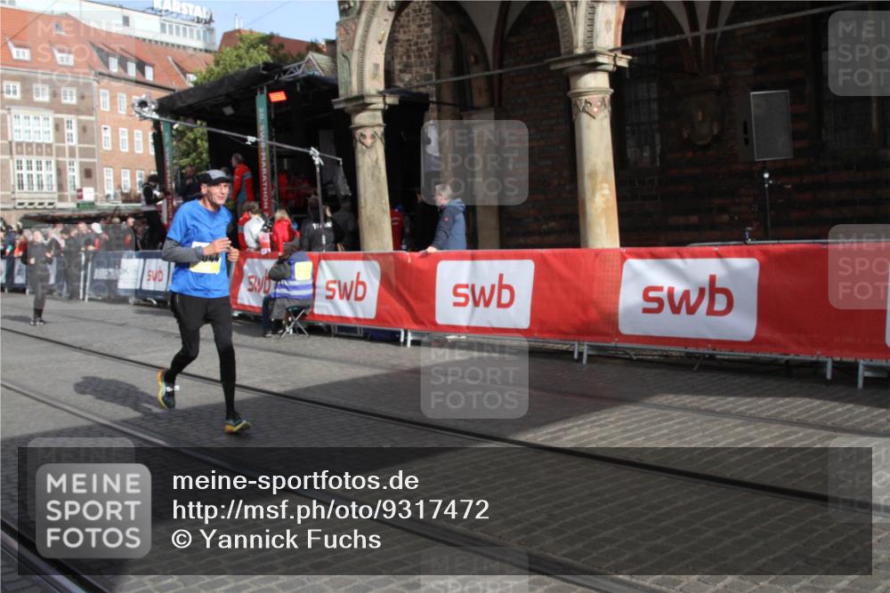 05.10.2025 - 20. swb-Marathon Bremen Yannick Fuchs http://msf.ph/oto/9317472 05.10.2025 11:04:32 Ziel 8111, 9610, 10278, 10439, 10483, 11044 meine-sportfotos.de