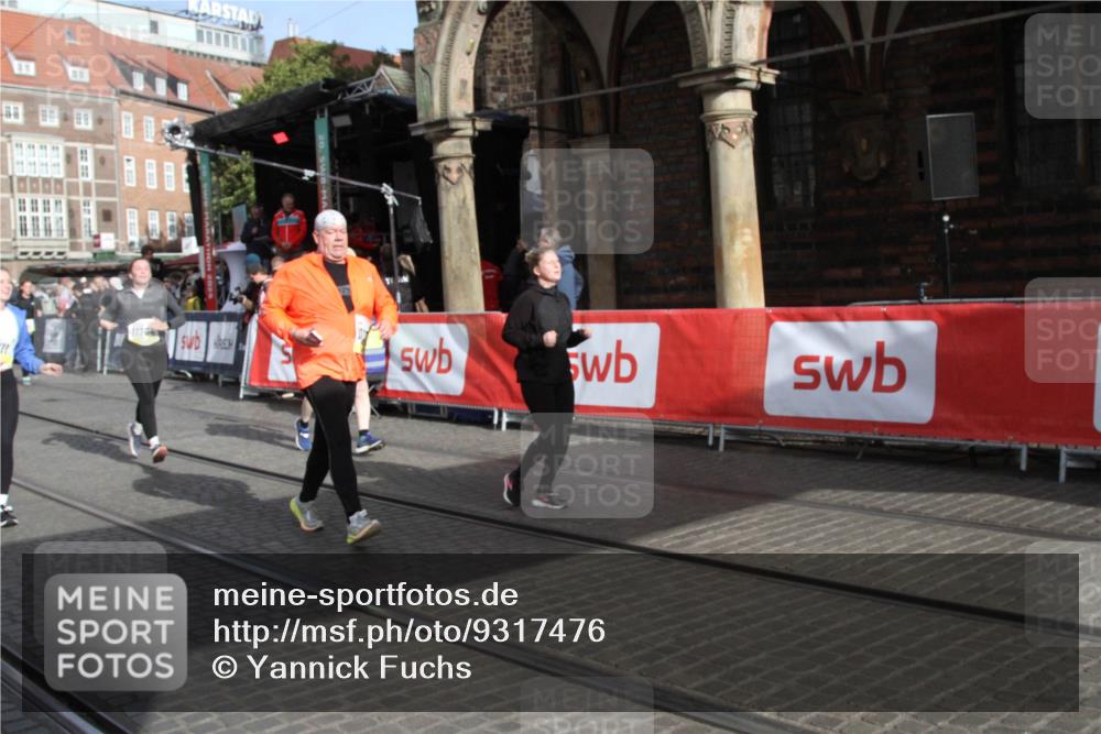 05.10.2025 - 20. swb-Marathon Bremen Yannick Fuchs http://msf.ph/oto/9317476 05.10.2025 11:04:36 Ziel 8111, 9394, 9610, 10278, 10531, 10674, 10869, 10956, 11542, 11704 meine-sportfotos.de