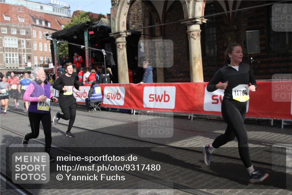 05.10.2025 - 20. swb-Marathon Bremen Yannick Fuchs http://msf.ph/oto/9317480 05.10.2025 11:04:38 Ziel 8111, 9394, 9610, 9915, 10278, 10485, 10531, 10674, 10869, 10956, 11196, 11542, 11704 meine-sportfotos.de
