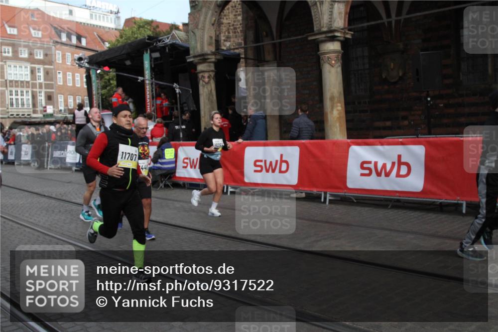 05.10.2025 - 20. swb-Marathon Bremen Yannick Fuchs http://msf.ph/oto/9317522 05.10.2025 11:05:20 Ziel 9440, 9690, 9908, 10255, 10343, 10990, 11501, 11540, 11650, 11707 meine-sportfotos.de