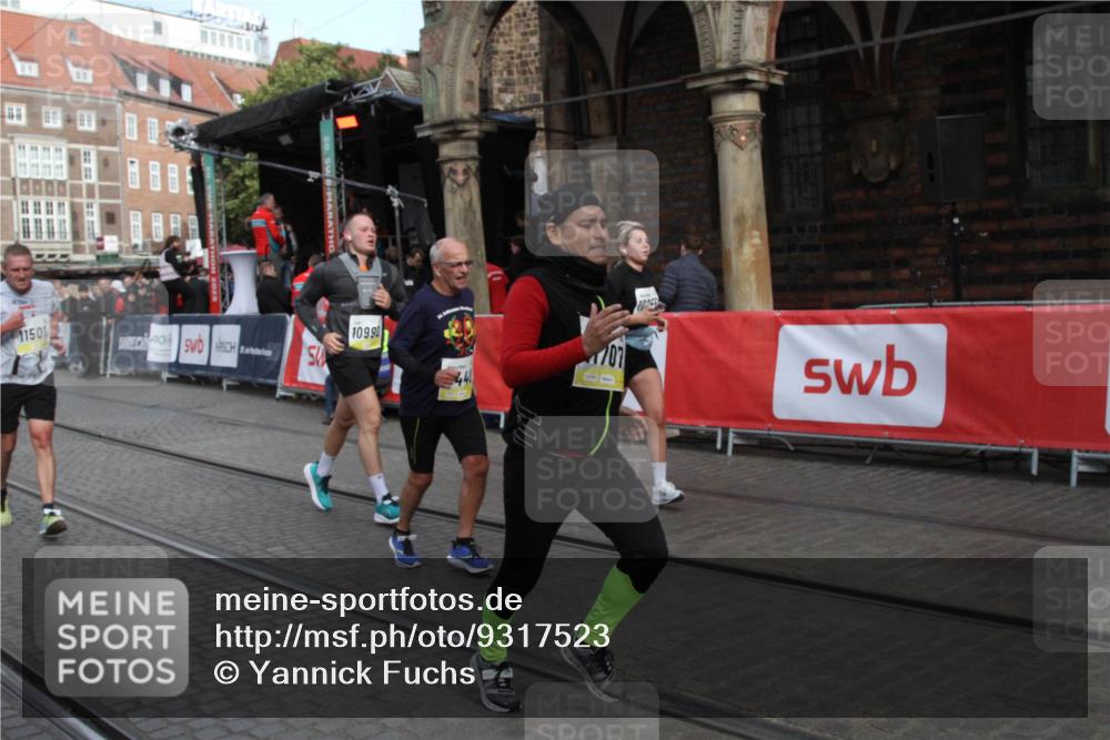 05.10.2025 - 20. swb-Marathon Bremen Yannick Fuchs http://msf.ph/oto/9317523 05.10.2025 11:05:21 Ziel 9440, 9515, 9690, 9908, 9944, 10255, 10990, 11501, 11540, 11707 meine-sportfotos.de