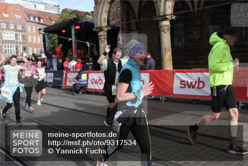 05.10.2025 - 20. swb-Marathon Bremen Yannick Fuchs http://msf.ph/oto/9317534 05.10.2025 11:05:36 Ziel 7654, 9210, 9419, 9752, 10025, 10426, 10437, 10511, 10542, 11164, 11676, 11681 meine-sportfotos.de