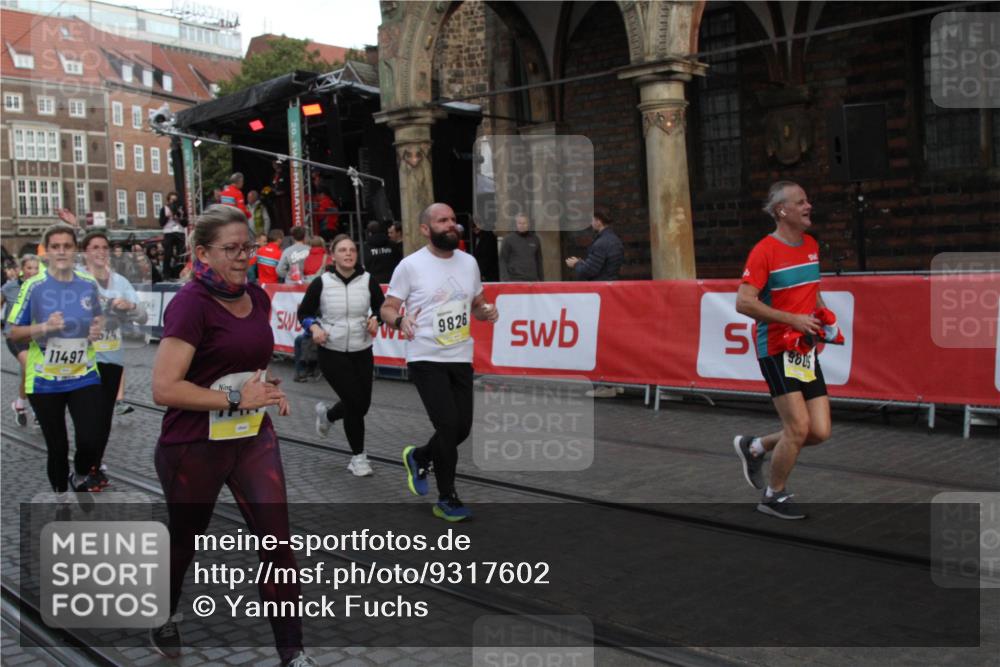 05.10.2025 - 20. swb-Marathon Bremen Yannick Fuchs http://msf.ph/oto/9317602 05.10.2025 11:06:56 Ziel 8574, 9321, 9605, 9826, 9942, 9976, 10580, 11355, 11389, 11414, 11497 meine-sportfotos.de