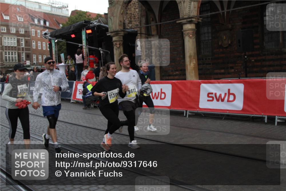 05.10.2025 - 20. swb-Marathon Bremen Yannick Fuchs http://msf.ph/oto/9317646 05.10.2025 11:08:14 Ziel 9599, 9617, 9874, 10125, 10866, 11309 meine-sportfotos.de