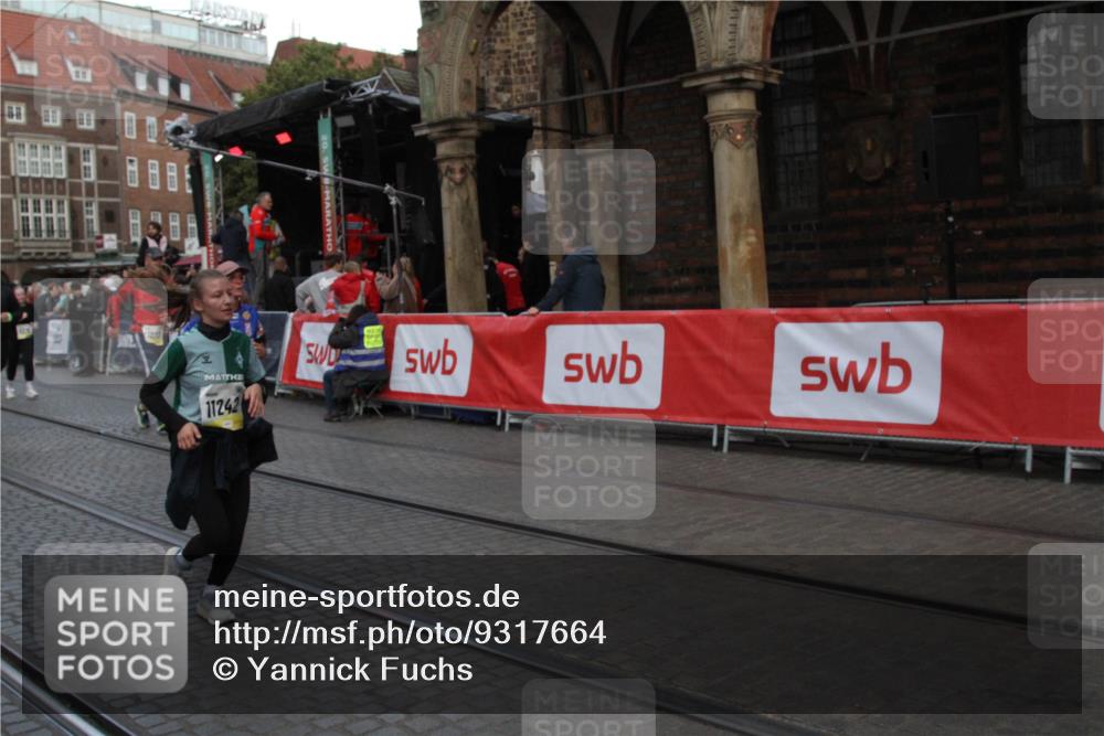 05.10.2025 - 20. swb-Marathon Bremen Yannick Fuchs http://msf.ph/oto/9317664 05.10.2025 11:08:44 Ziel 7069, 7706, 9276, 10212, 10998, 11028, 11073, 11076, 11242 meine-sportfotos.de