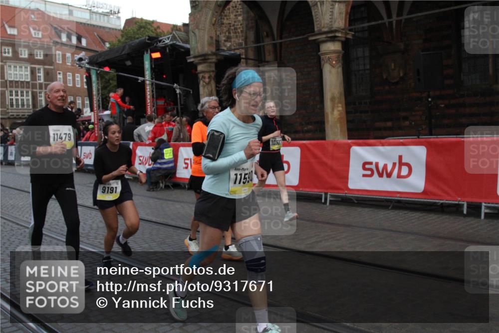 05.10.2025 - 20. swb-Marathon Bremen Yannick Fuchs http://msf.ph/oto/9317671 05.10.2025 11:08:50 Ziel 9191, 9274, 9276, 9589, 10051, 10567, 10939, 11479, 11590 meine-sportfotos.de