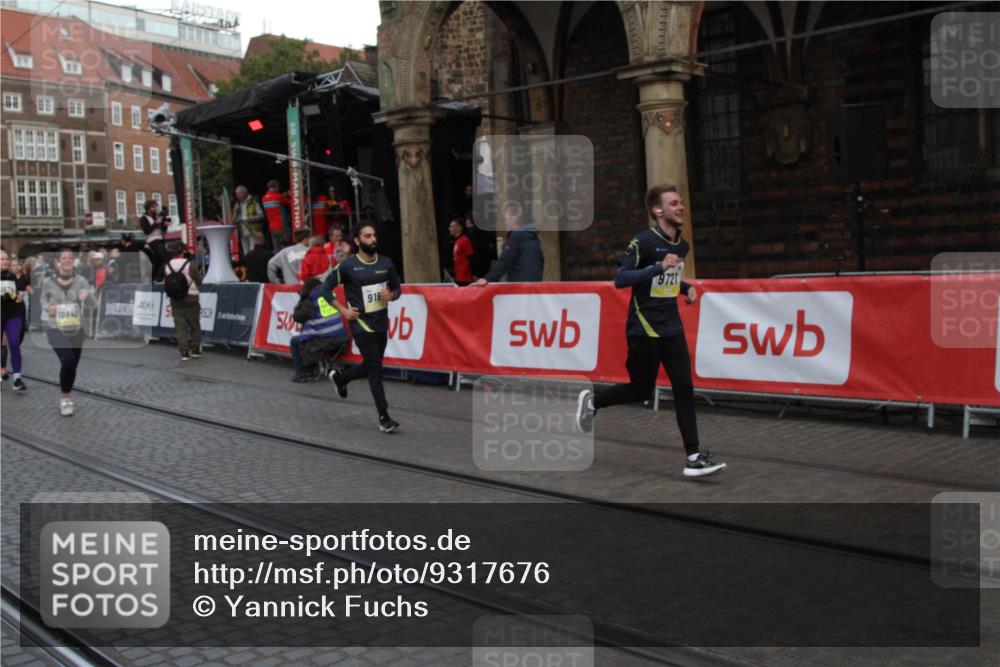 05.10.2025 - 20. swb-Marathon Bremen Yannick Fuchs http://msf.ph/oto/9317676 05.10.2025 11:08:58 Ziel 9184, 9466, 9721, 9774, 9853, 9912, 10031, 10248, 10714, 10840 meine-sportfotos.de