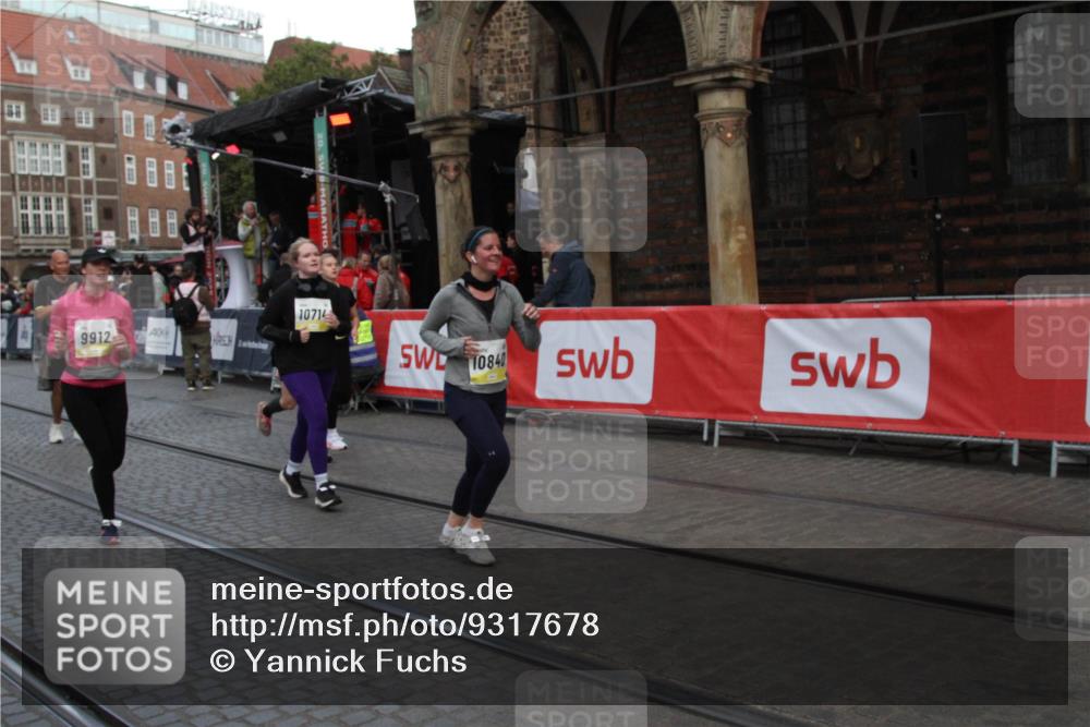 05.10.2025 - 20. swb-Marathon Bremen Yannick Fuchs http://msf.ph/oto/9317678 05.10.2025 11:09:01 Ziel 9184, 9466, 9774, 9912, 10031, 10087, 10248, 10714, 10840, 11126, 11142 meine-sportfotos.de