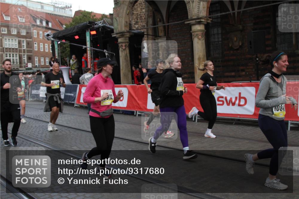 05.10.2025 - 20. swb-Marathon Bremen Yannick Fuchs http://msf.ph/oto/9317680 05.10.2025 11:09:02 Ziel 9466, 9774, 9912, 10031, 10087, 10248, 10458, 10714, 10840, 11126, 11142 meine-sportfotos.de