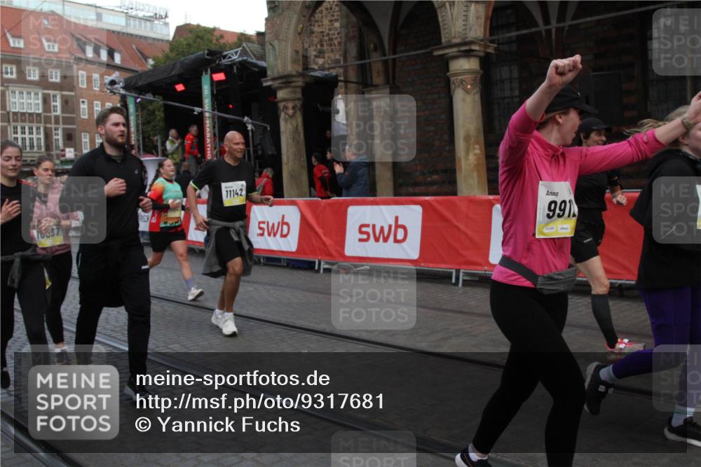 05.10.2025 - 20. swb-Marathon Bremen Yannick Fuchs http://msf.ph/oto/9317681 05.10.2025 11:09:03 Ziel 9466, 9774, 9912, 10031, 10087, 10248, 10458, 10714, 10840, 11126, 11142 meine-sportfotos.de