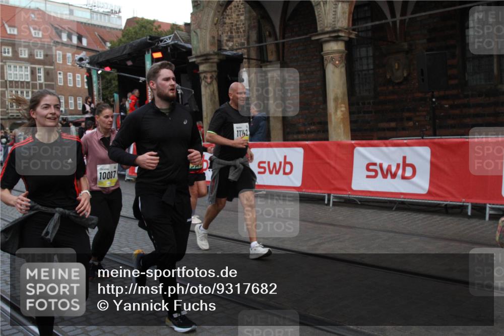05.10.2025 - 20. swb-Marathon Bremen Yannick Fuchs http://msf.ph/oto/9317682 05.10.2025 11:09:03 Ziel 9466, 9774, 9912, 10031, 10087, 10248, 10458, 10714, 10840, 11126, 11142 meine-sportfotos.de