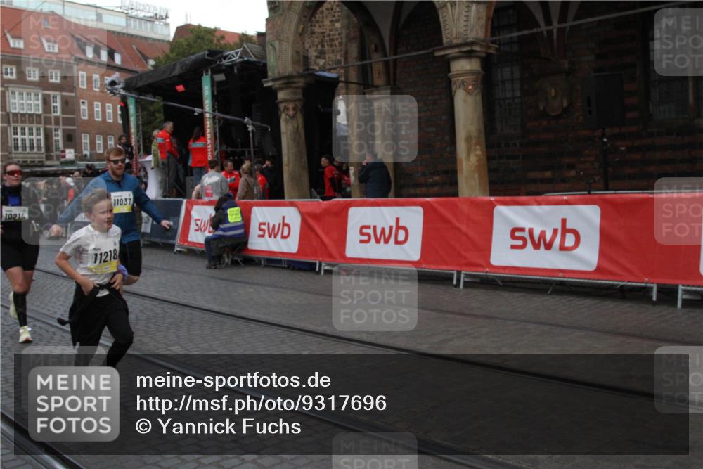 05.10.2025 - 20. swb-Marathon Bremen Yannick Fuchs http://msf.ph/oto/9317696 05.10.2025 11:09:29 Ziel 9493, 9649, 9945, 10214, 11037, 11218 meine-sportfotos.de