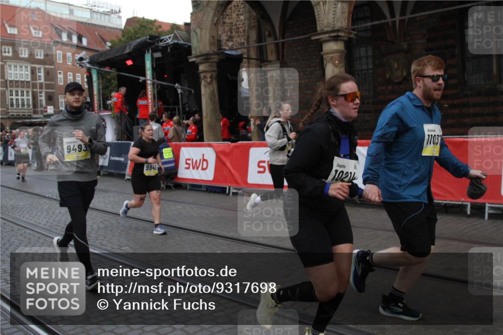 05.10.2025 - 20. swb-Marathon Bremen Yannick Fuchs http://msf.ph/oto/9317698 05.10.2025 11:09:31 Ziel 9002, 9493, 9649, 9945, 10074, 10214, 10865, 11037, 11218 meine-sportfotos.de