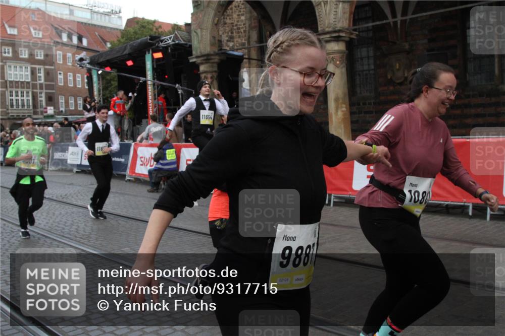 05.10.2025 - 20. swb-Marathon Bremen Yannick Fuchs http://msf.ph/oto/9317715 05.10.2025 11:09:49 Ziel 9001, 9538, 9887, 10316, 10412, 10672, 10881, 10886, 11206, 11654, 11655 meine-sportfotos.de