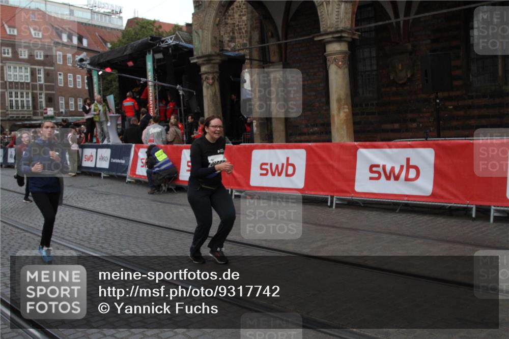 05.10.2025 - 20. swb-Marathon Bremen Yannick Fuchs http://msf.ph/oto/9317742 05.10.2025 11:10:23 Ziel 8533, 9734, 10189, 10280, 11333 meine-sportfotos.de