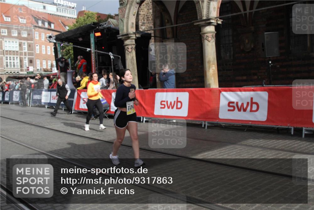 05.10.2025 - 20. swb-Marathon Bremen Yannick Fuchs http://msf.ph/oto/9317863 05.10.2025 11:15:01 Ziel 11345, 11607 meine-sportfotos.de