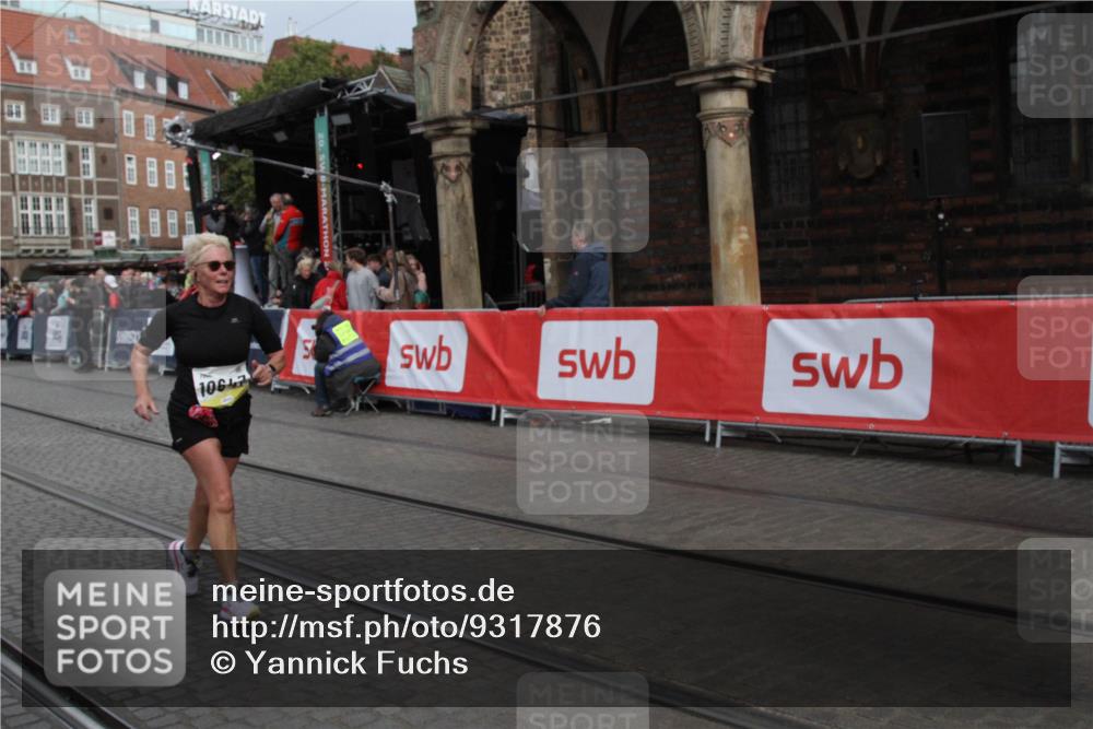 05.10.2025 - 20. swb-Marathon Bremen Yannick Fuchs http://msf.ph/oto/9317876 05.10.2025 11:15:11 Ziel 10647, 10984, 11107, 11635 meine-sportfotos.de
