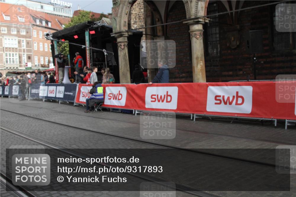 05.10.2025 - 20. swb-Marathon Bremen Yannick Fuchs http://msf.ph/oto/9317893 05.10.2025 11:15:40 Ziel 9567 meine-sportfotos.de