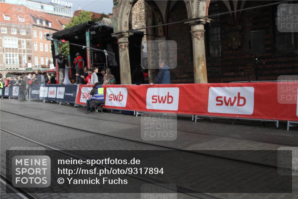 05.10.2025 - 20. swb-Marathon Bremen Yannick Fuchs http://msf.ph/oto/9317894 05.10.2025 11:15:40 Ziel 9567 meine-sportfotos.de